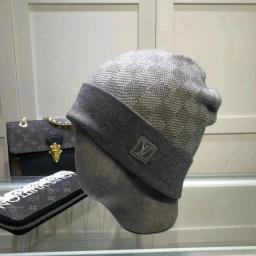 Single hat 3 (L woven label)