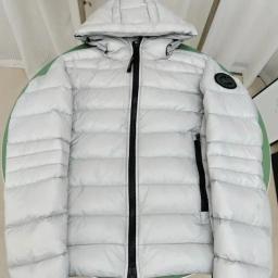 Canada goose最高品质<90%白绒白色-灰色袖标