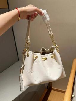 050301006-白色（Size：28×20×11cm）