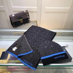 23-黑灰色蓝条纹套装