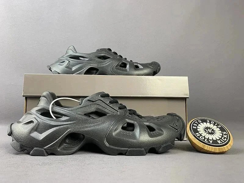 Balenciaga Cargo Sneakers - Thumbnail 2