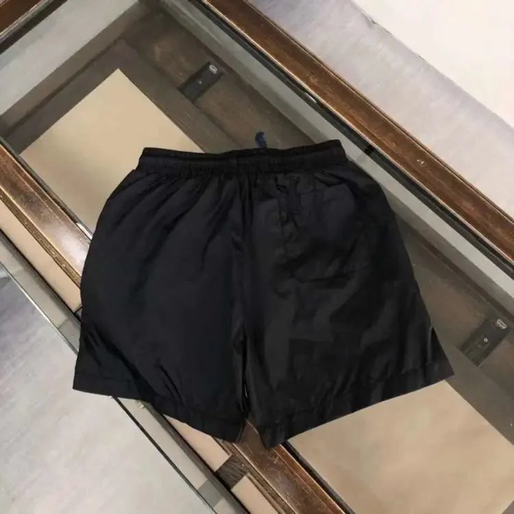 Moncler shorts - Thumbnail 4