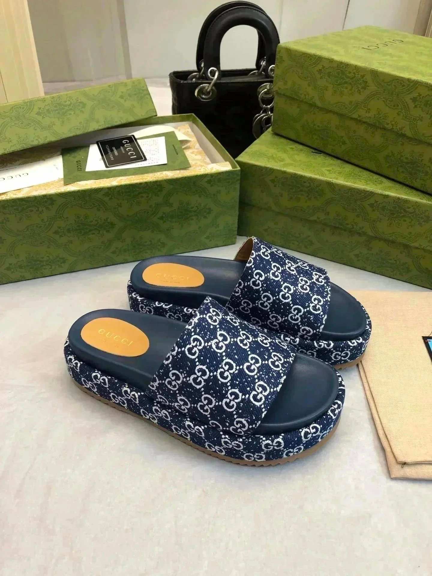 gucci slippers - Thumbnail 4