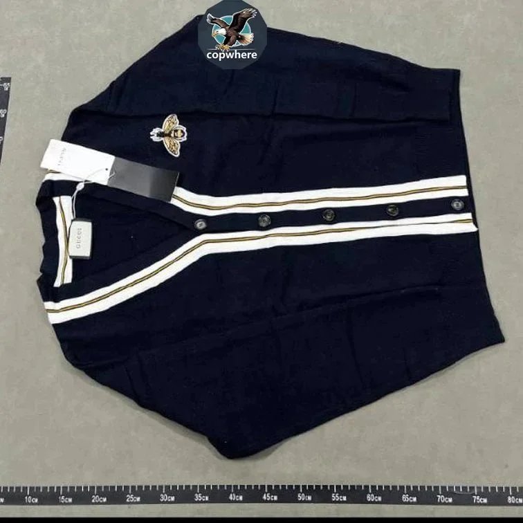 Gucci sweater (40 CP)