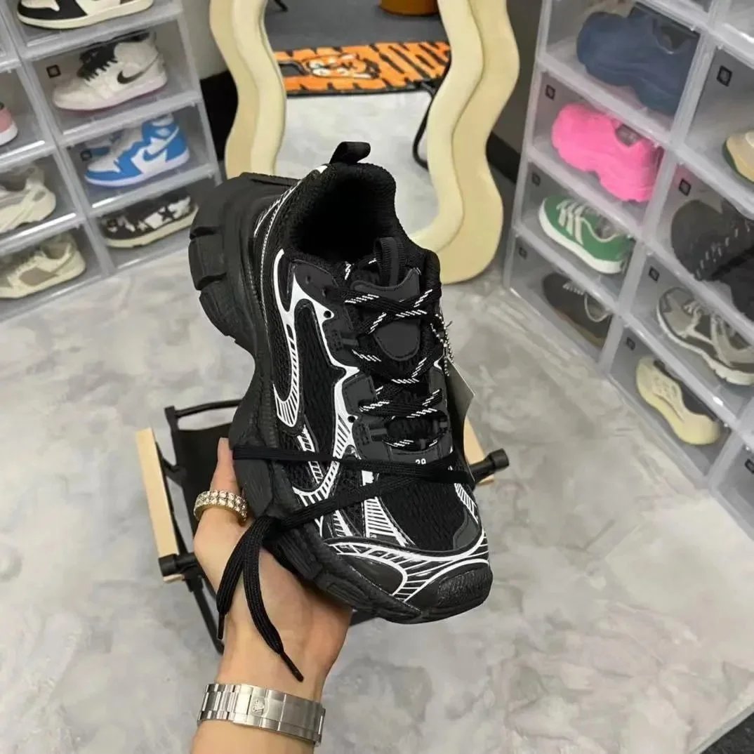 Balenciaga trrcktrriner 10.0 Price :$28.71