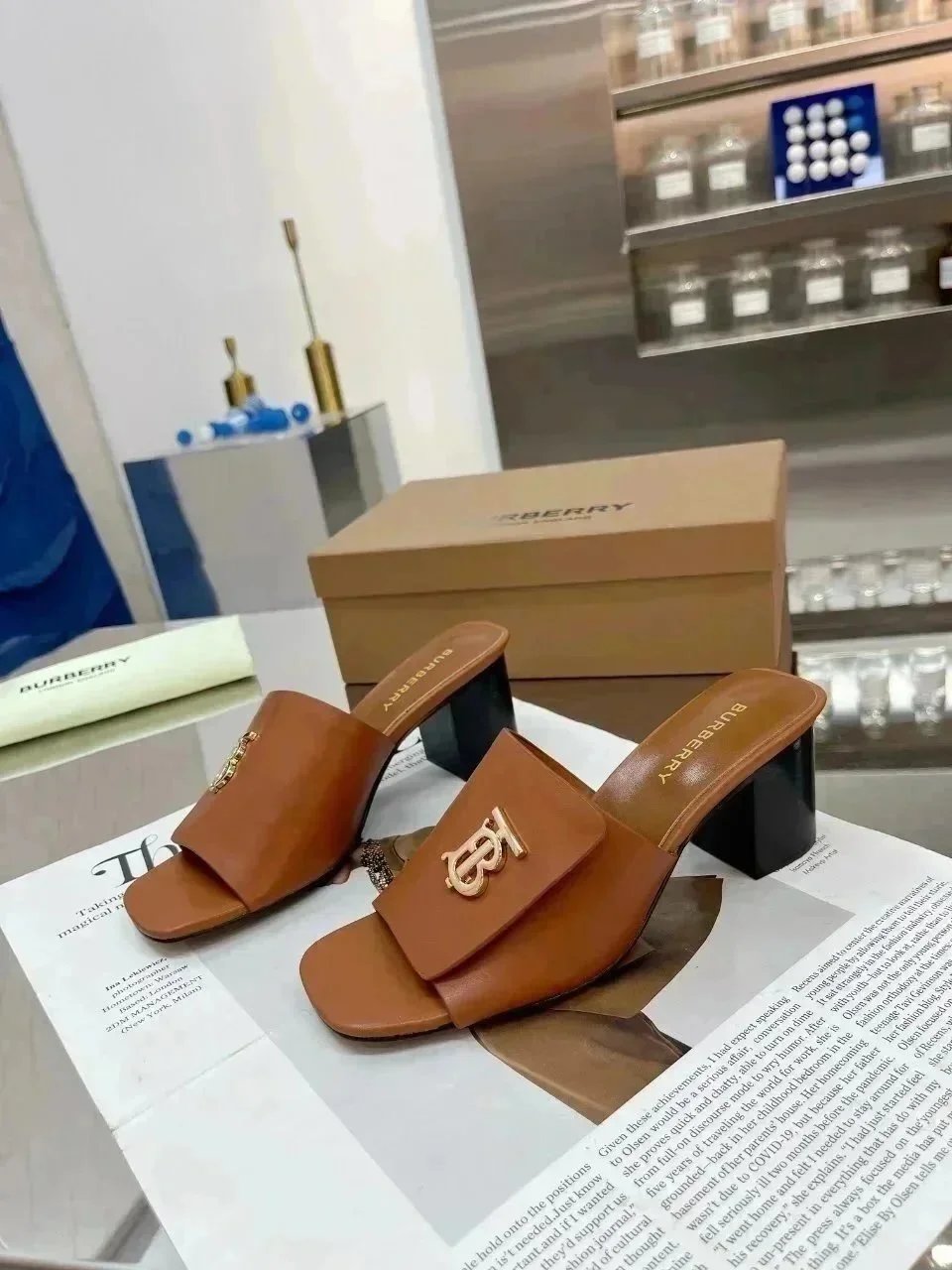 Burberry slippers Chanel Gucci slippers - Thumbnail 14