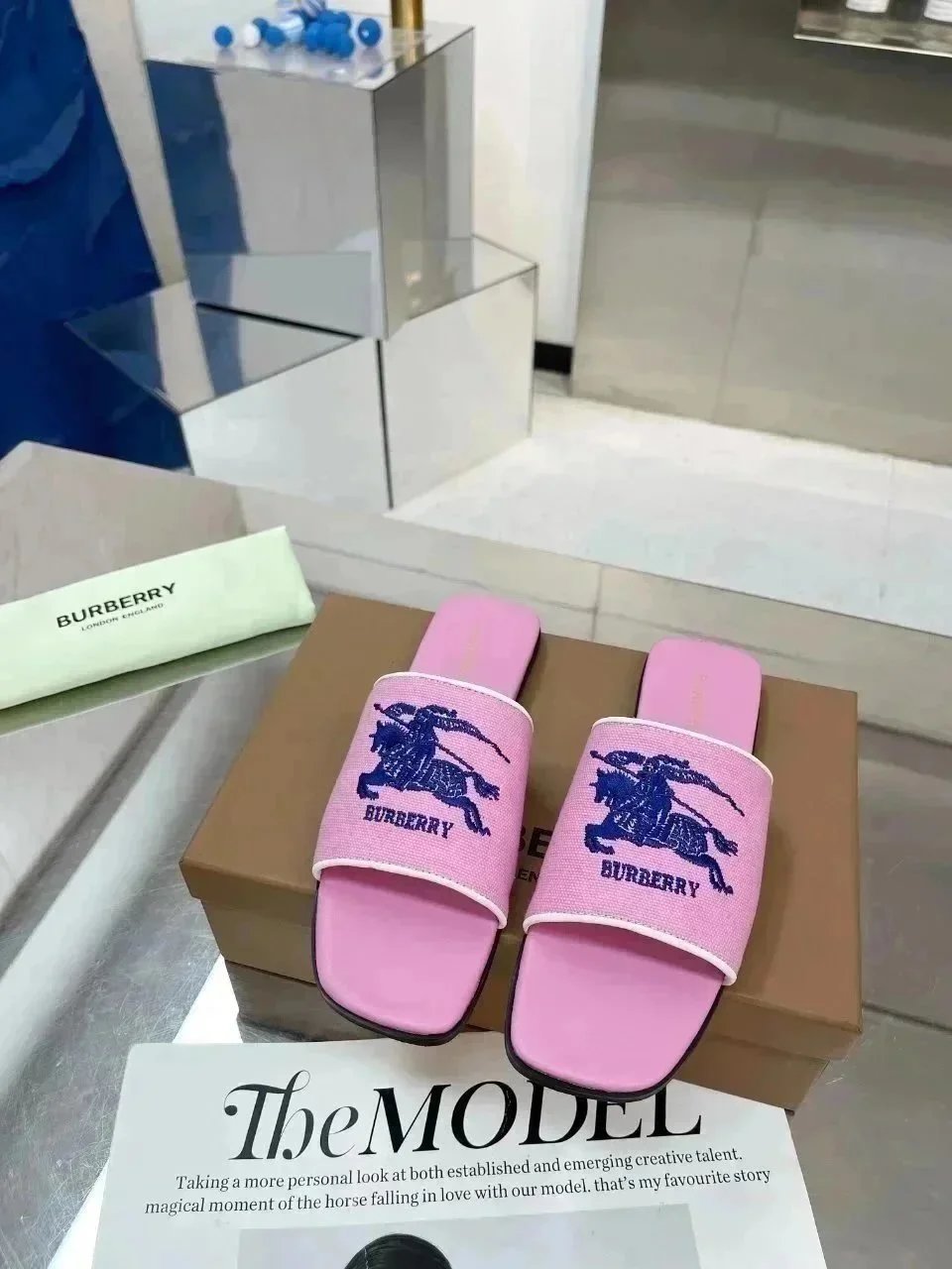 Burberry slippers Chanel Gucci slippers - Thumbnail 7