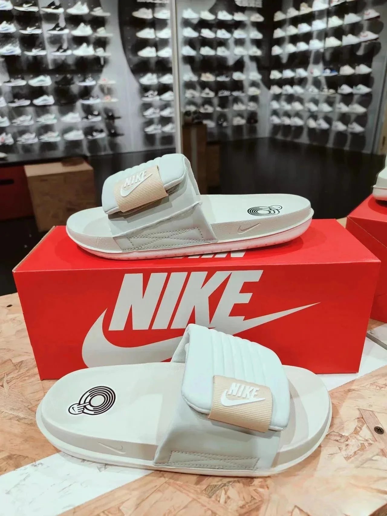Nike jordan slippers - Thumbnail 10