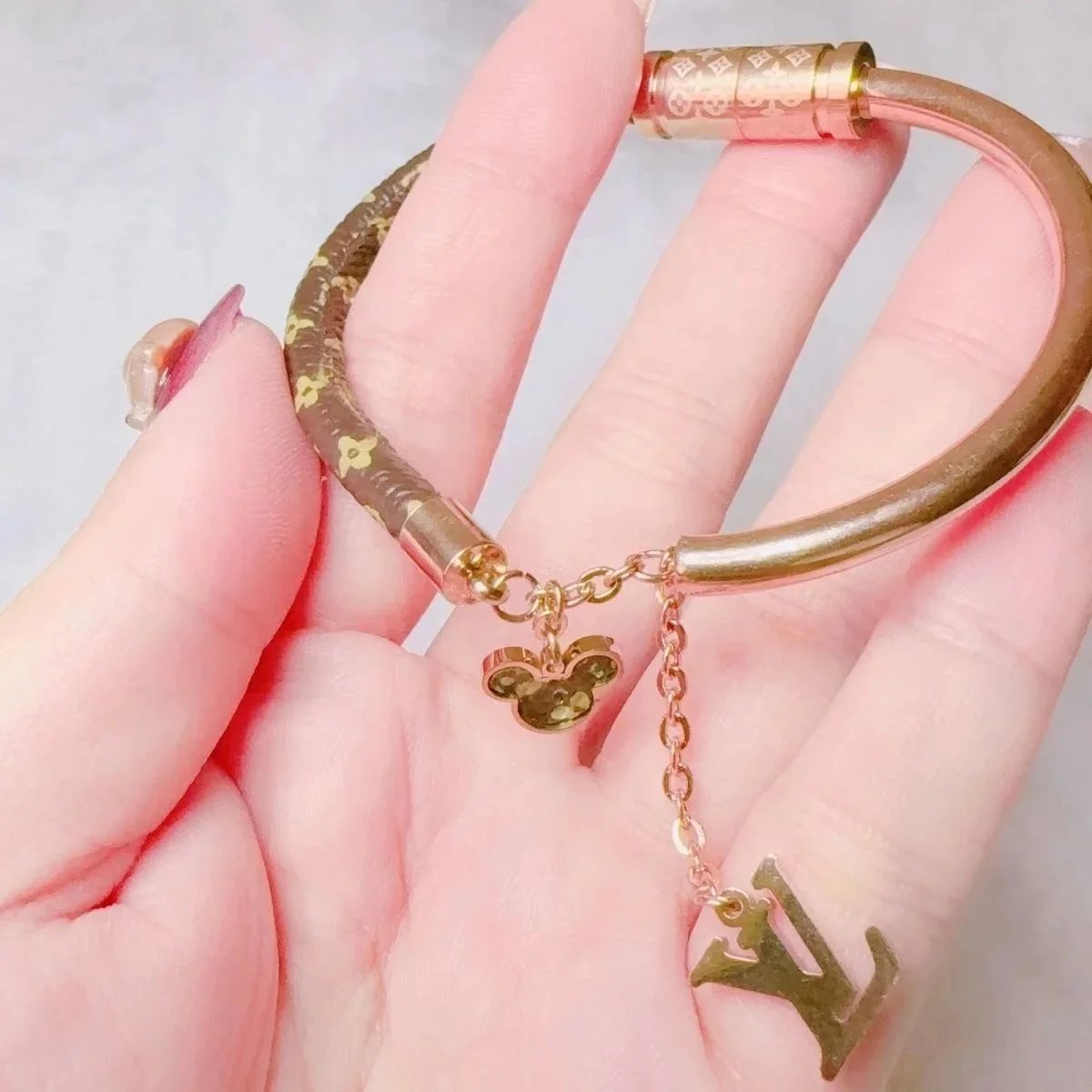 LV Bracelet - Thumbnail 4