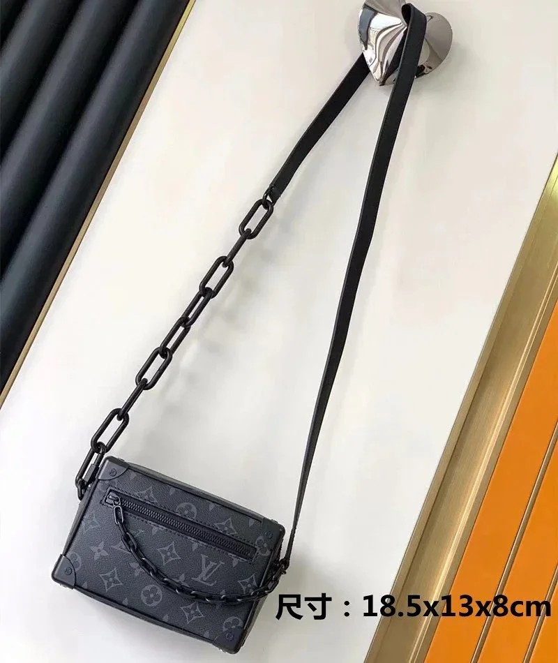 LV CHAIN genuine leather bag - Thumbnail 2