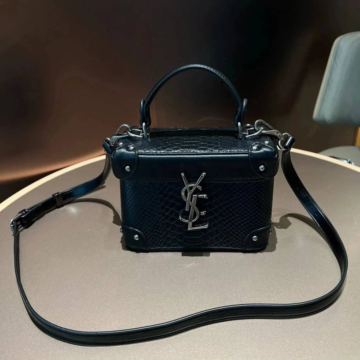 Saint Laurent Shoulder Bag - Thumbnail 4