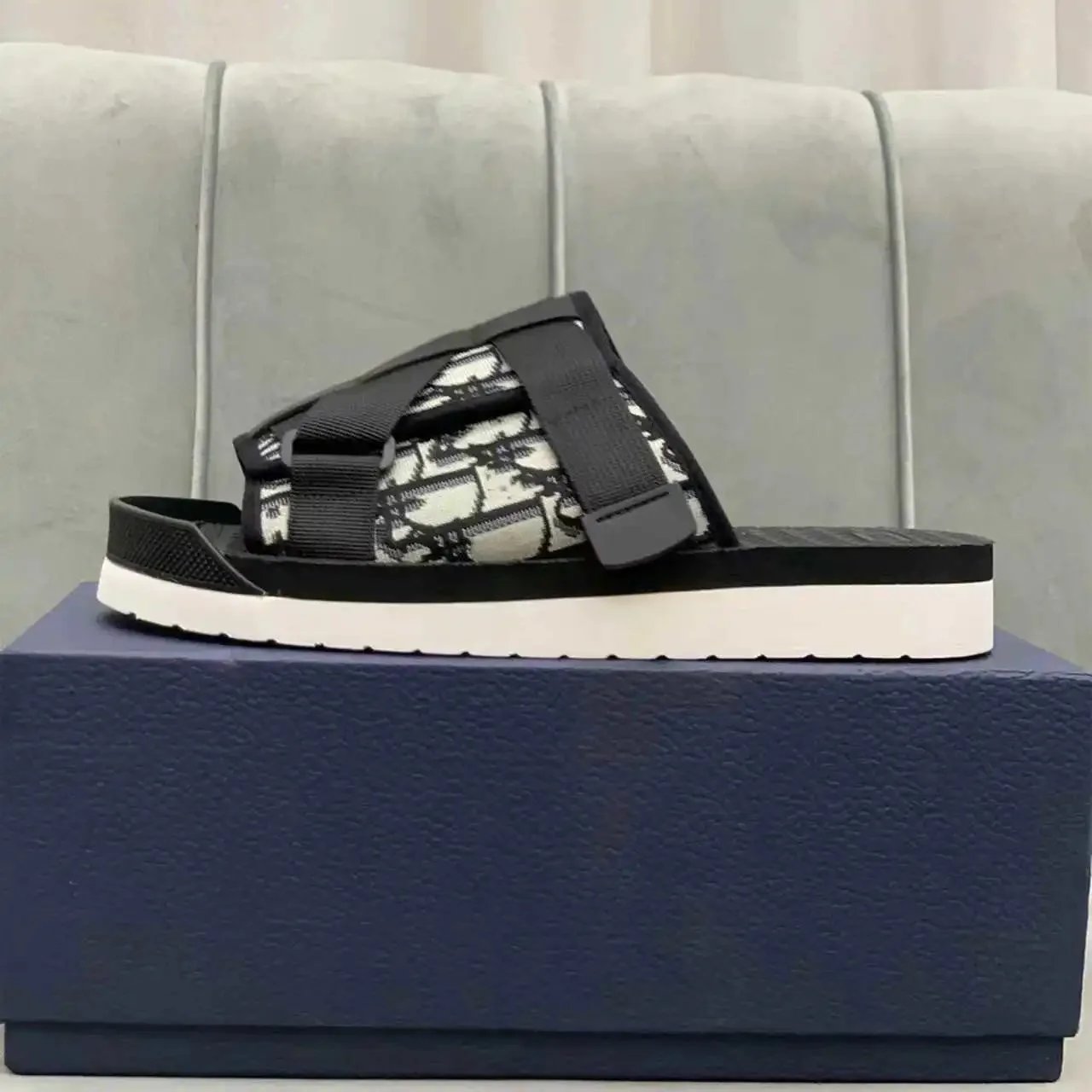 Dior Slide - Thumbnail 3