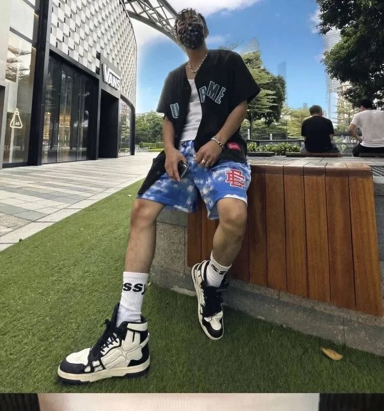 EE shorts - Thumbnail 2