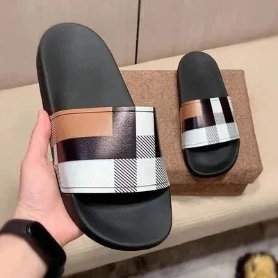 Burberry Slides - Thumbnail 9