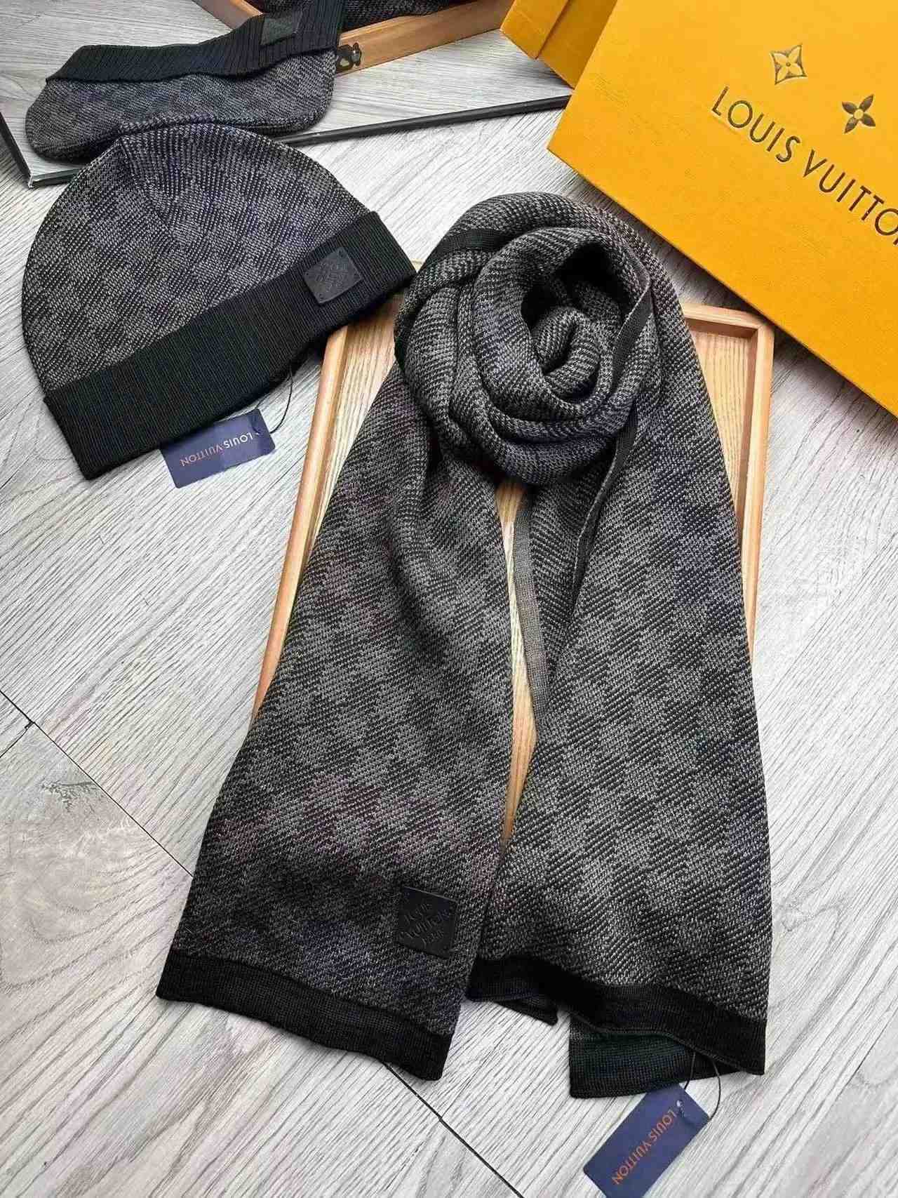 LV Louis Vuitton Beanie & Scarf - Thumbnail 8