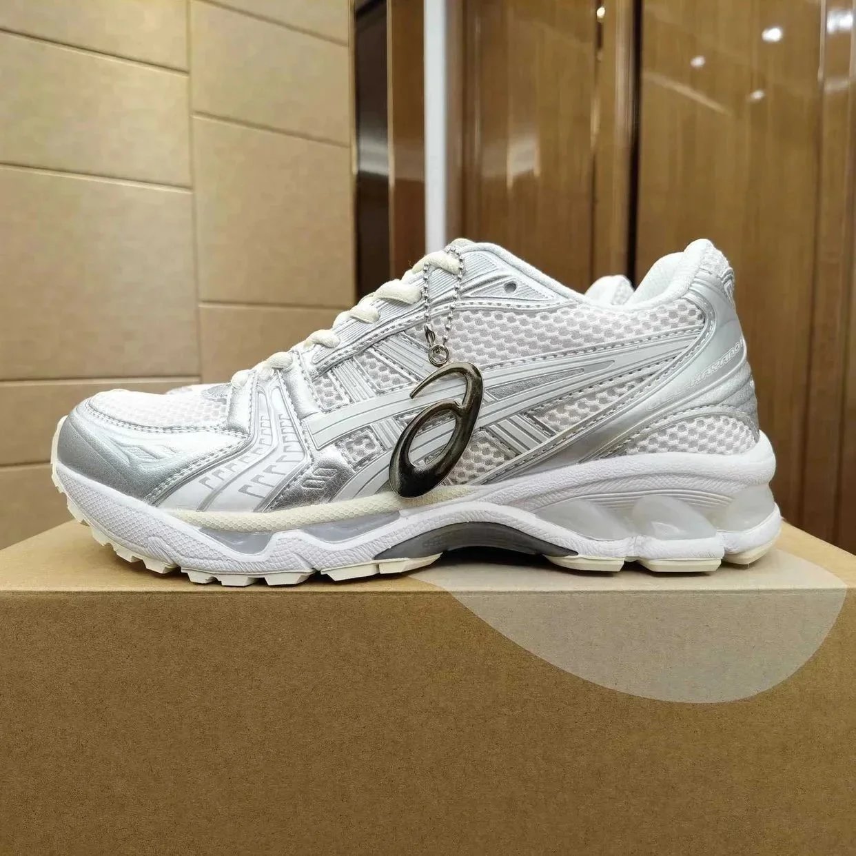 ASICS Gel-Kayano 14 - Thumbnail 4