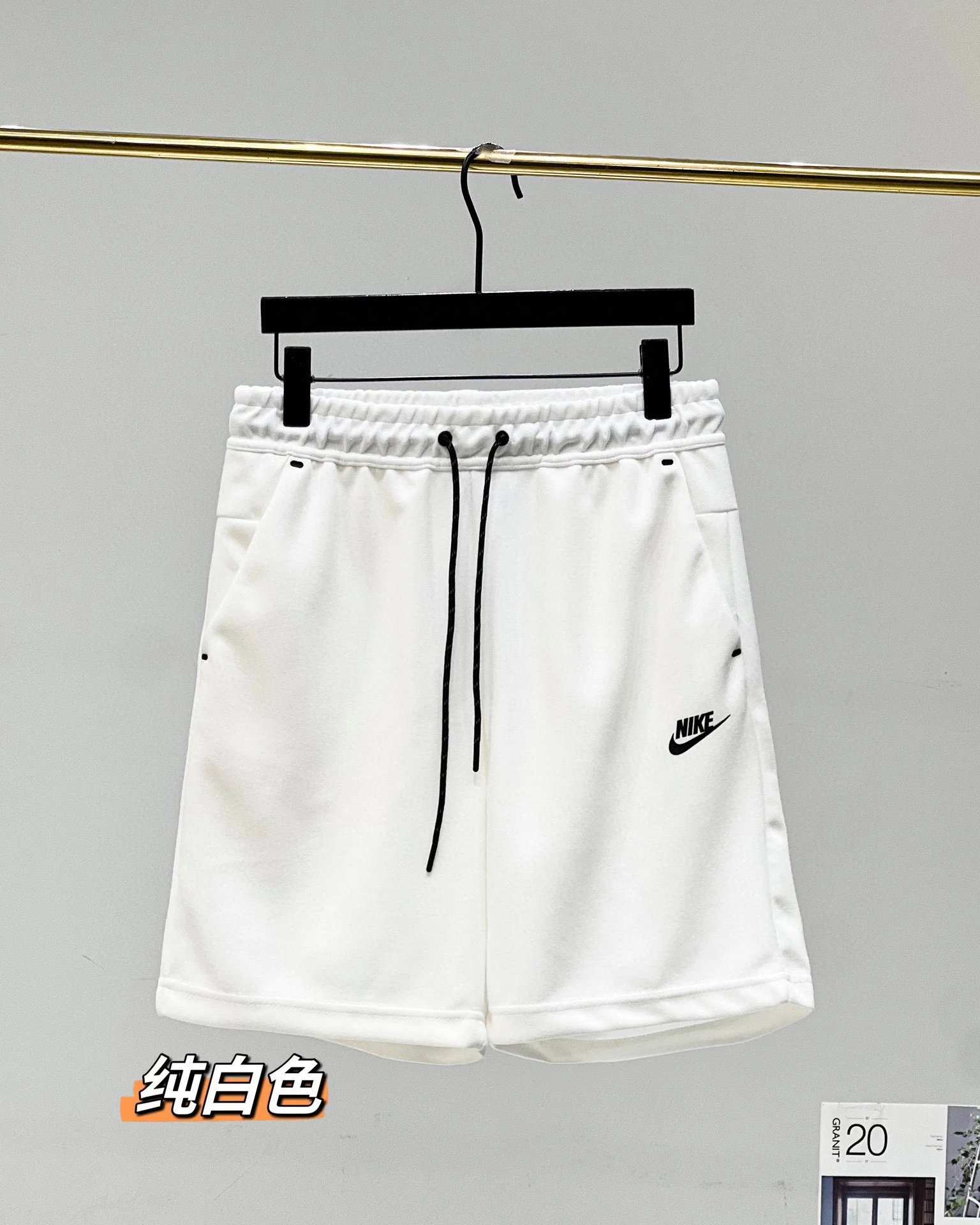nike shorts (40 CP) - Thumbnail 2