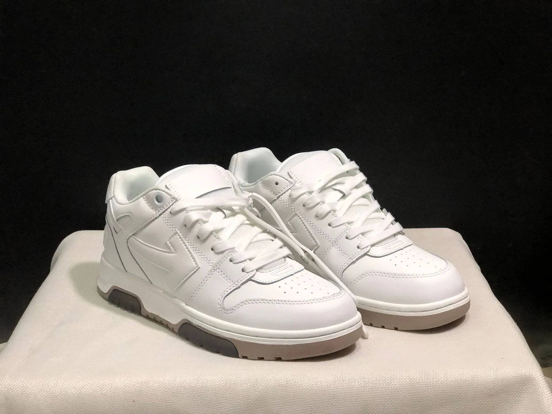 OFF White Shoes Sneakers ( 31 + styles) - Thumbnail 10