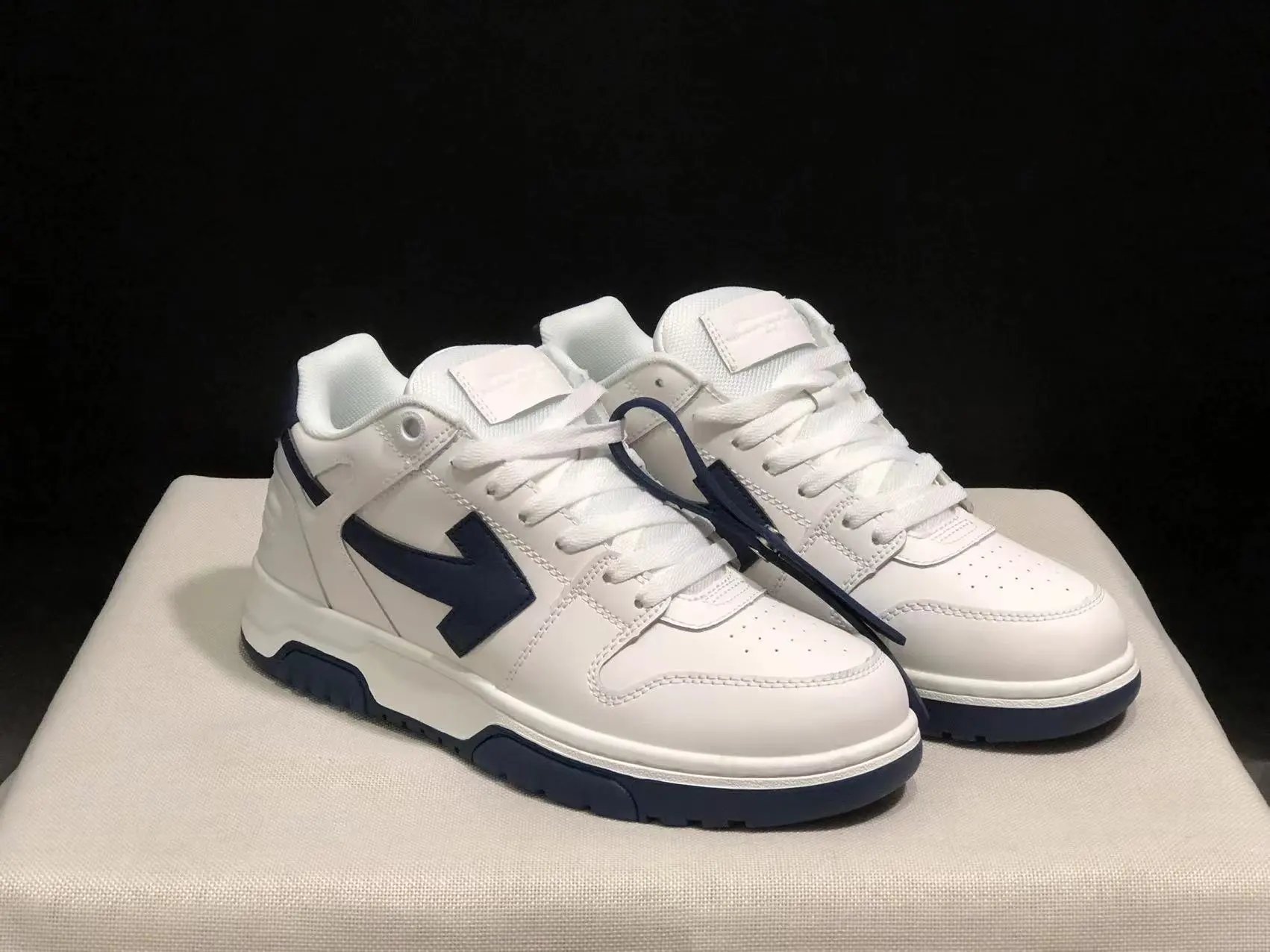 OFF White Shoes Sneakers ( 31 + styles) - Thumbnail 15