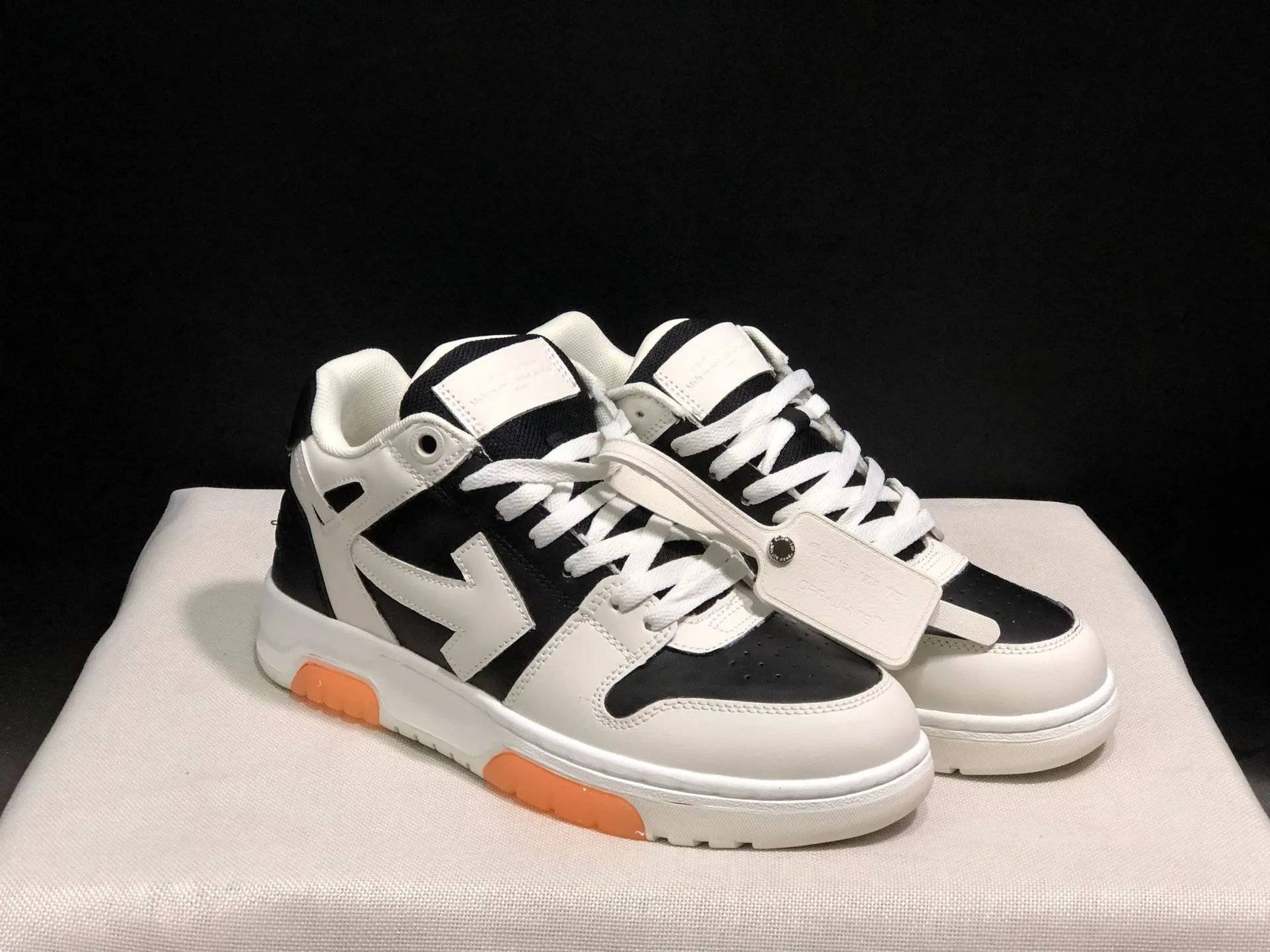 OFF White Shoes Sneakers ( 31 + styles) - Thumbnail 3