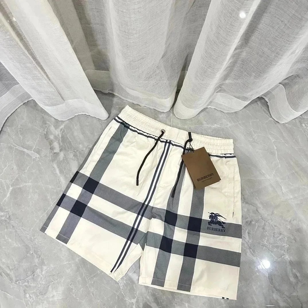 Burberry shorts - Thumbnail 3