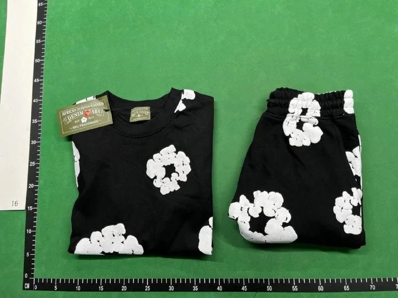 Denim Tears SuitsT-shirtShorts Off-White T-shirts - Thumbnail 4