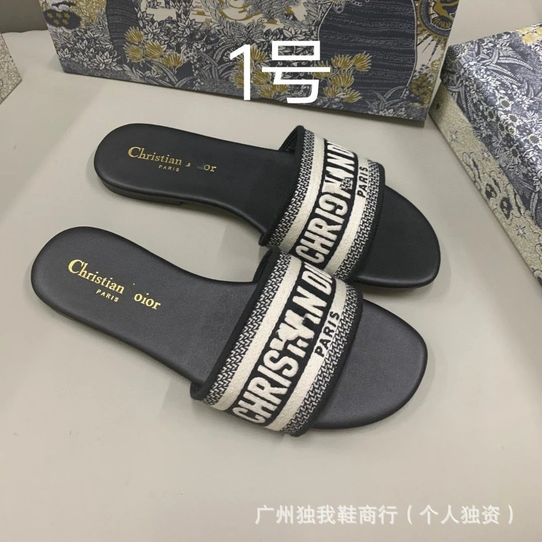 Dior slippers( 44 + styles)