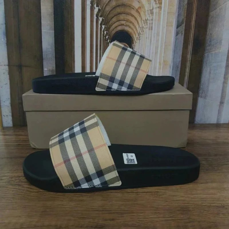 Burberry Slides - Thumbnail 3
