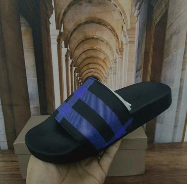 Burberry slippers - Thumbnail 2