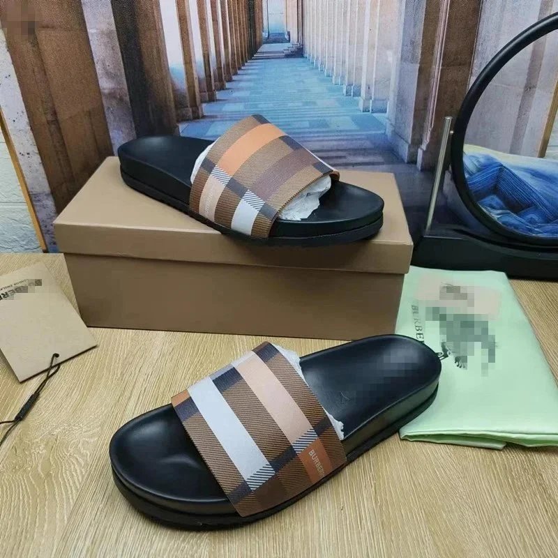 Burberry Slides - Thumbnail 9