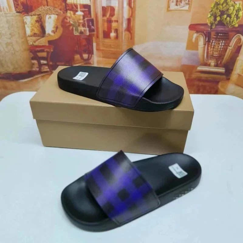 Burberry Slides - Thumbnail 10