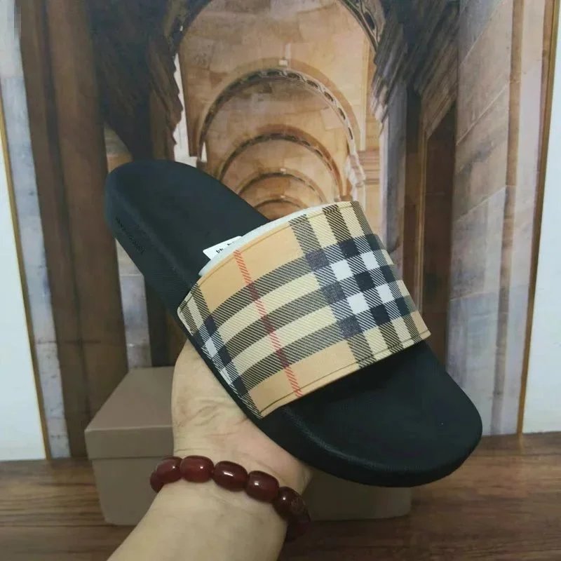 Burberry Slides - Thumbnail 2