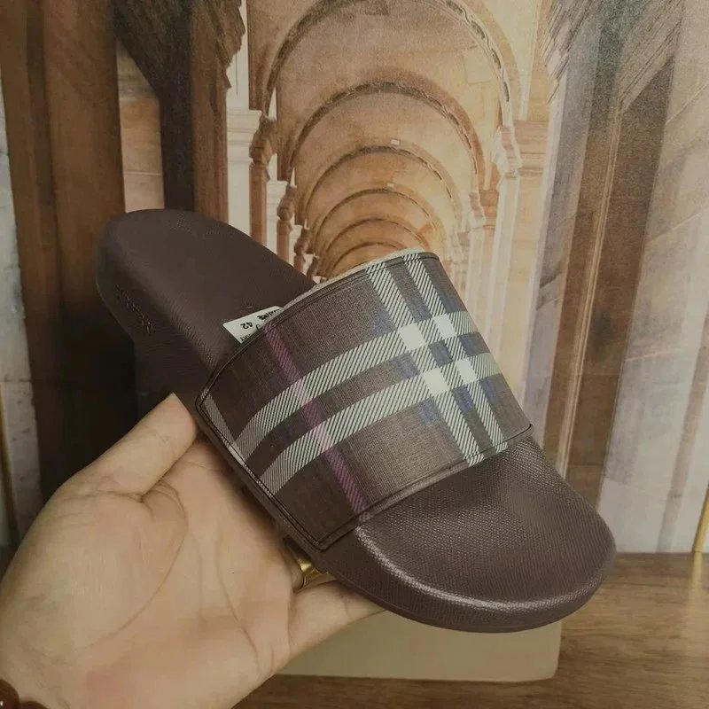 Burberry Slides - Thumbnail 5