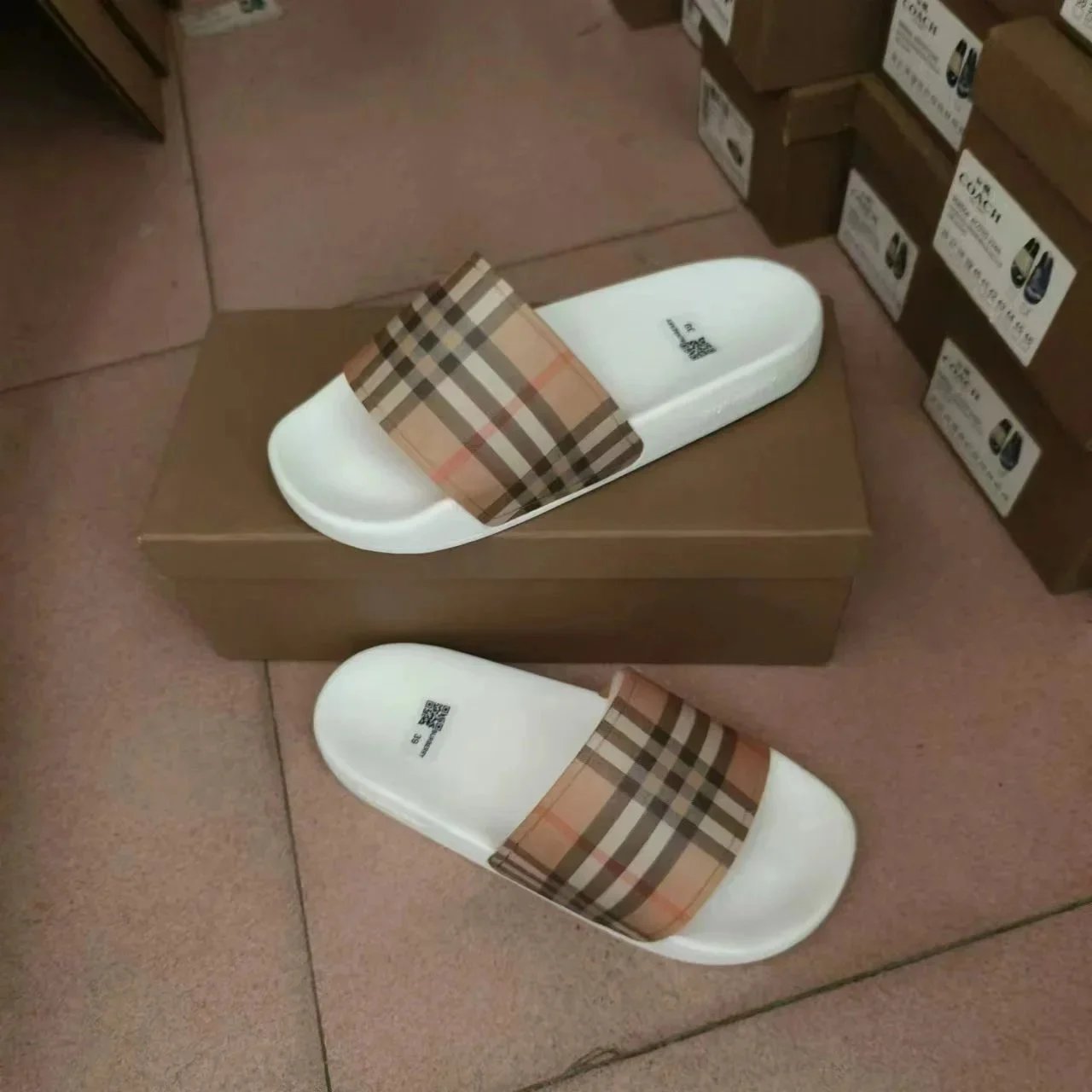 Burberry Slides - Thumbnail 8