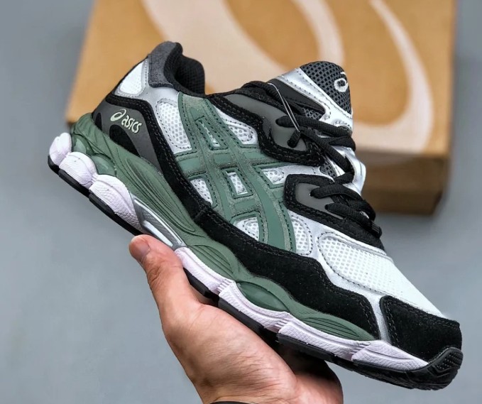 Asics Gel Shoes - Thumbnail 3