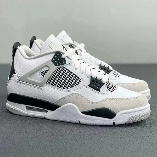Air Jordan 3 - Thumbnail 15