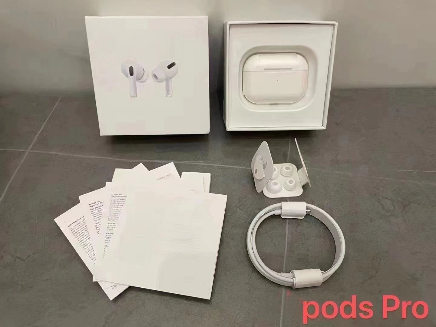 Apple AirPods Pro 2nd Gen - Thumbnail 2