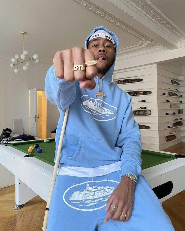 CORTEIZ Cruise Ship Hoodie & Jogger Set - Thumbnail 2