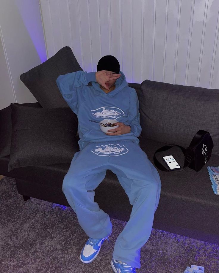 CORTEIZ Cruise Ship Hoodie & Jogger Set - Thumbnail 4