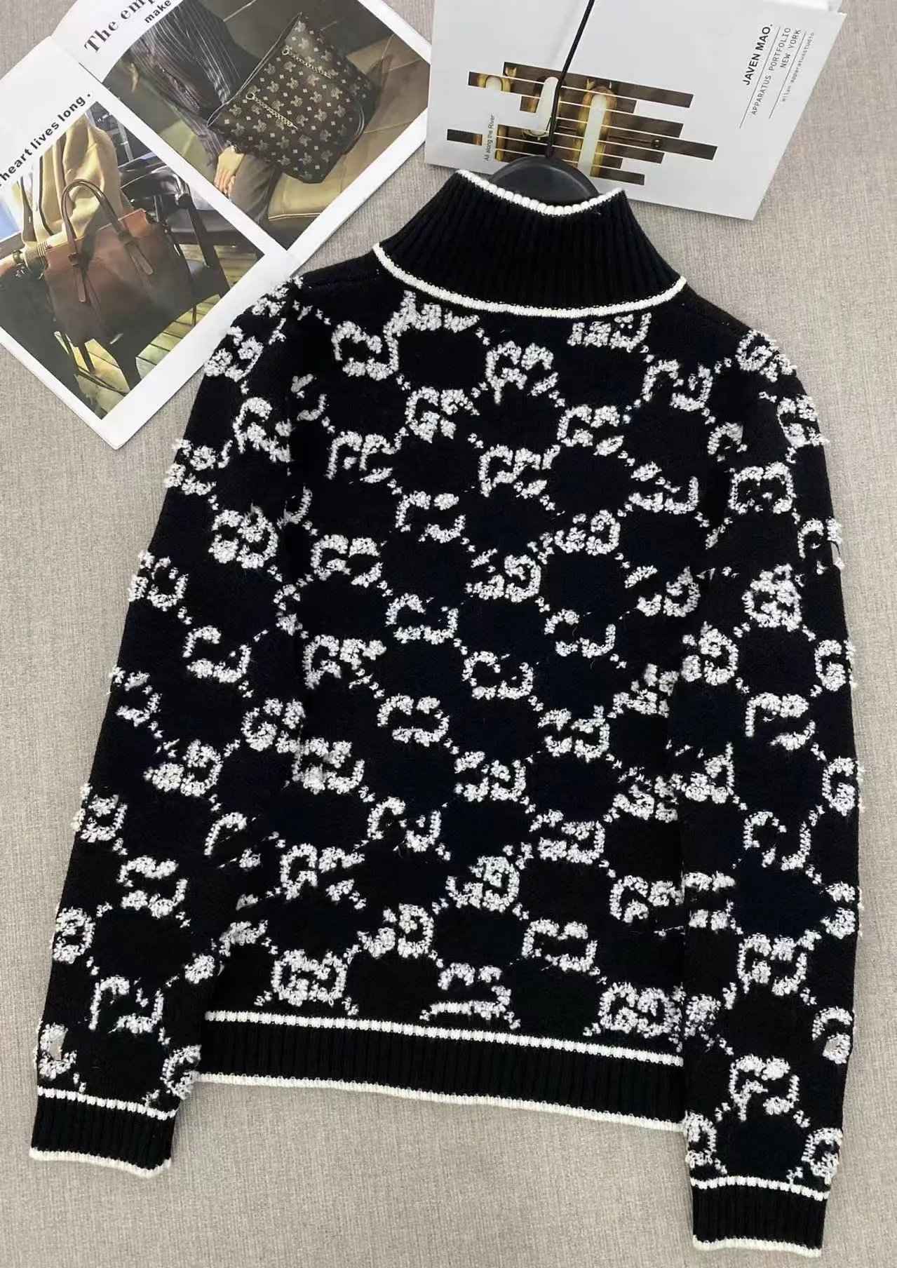 GUCCI GG Supreme Down Jacket/Sweater/Cardigan Sweater/Vest - Thumbnail 4
