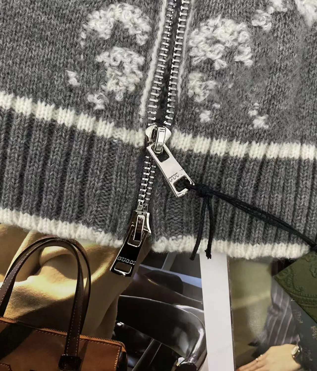 GUCCI GG Supreme Down Jacket/Sweater/Cardigan Sweater/Vest - Thumbnail 5