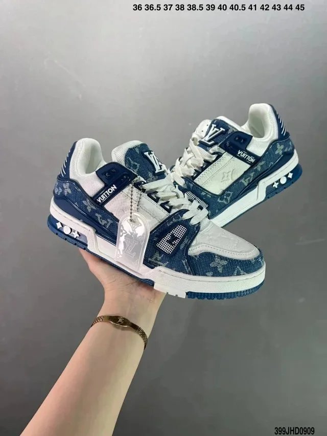 Louis Vuitton B22 Sneakers - Thumbnail 5