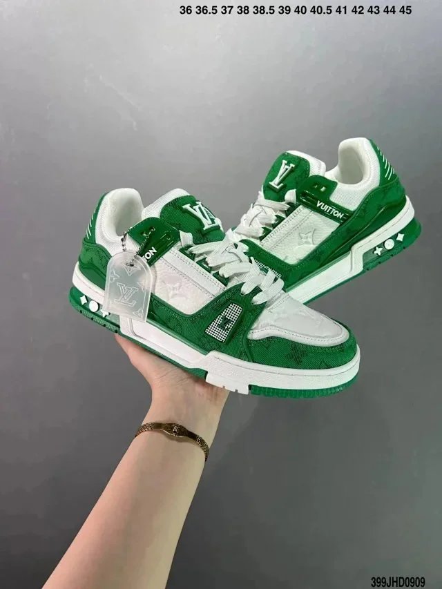 Louis Vuitton B22 Sneakers - Thumbnail 6
