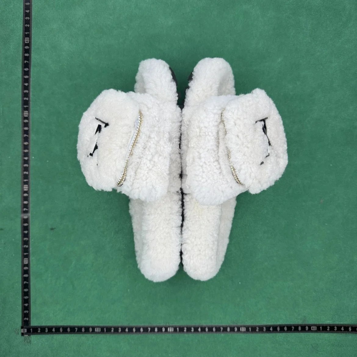 LOUIS VUITTON Paseo Comfort Slippers