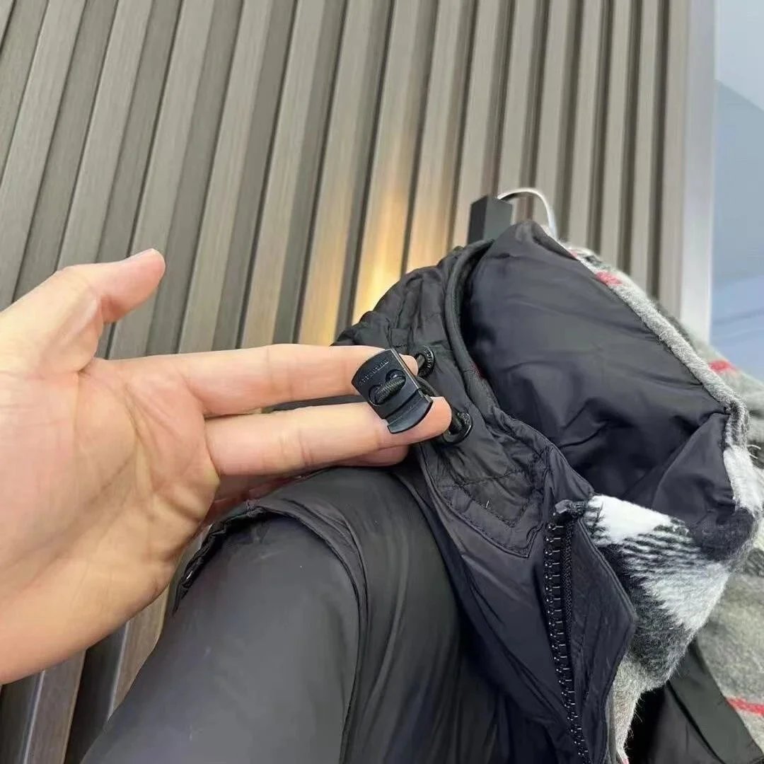 Burberry Puffer - Thumbnail 3